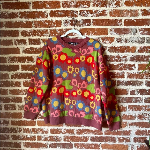 ASOS Daisy Street Pink Floral Sweater
tagged: 8, fits M-L best - Picture 5 of 8